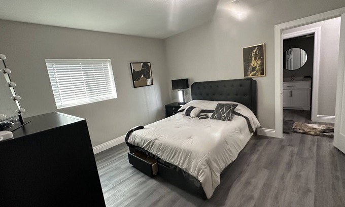 San Bernardino House | Insta-Worthy! Just Remodeled! Private Home! Luxurious & Brand New