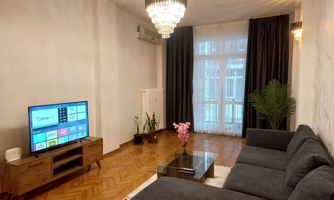 Gumussuyu Mahallesi Apartment | Instagram : Vanguard istanbul home