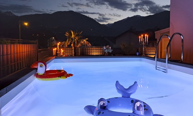 Postal House | Intera Porzione di Casa su Quattro Livelli con Piscina Privata,sauna e Whirlpool