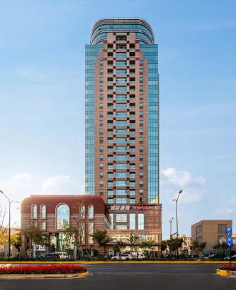 Downtown Shanghai Hotel | Intercity Shanghai Lujiazui Center near Pudong South Road Subway Station- Free Minibar for First Night