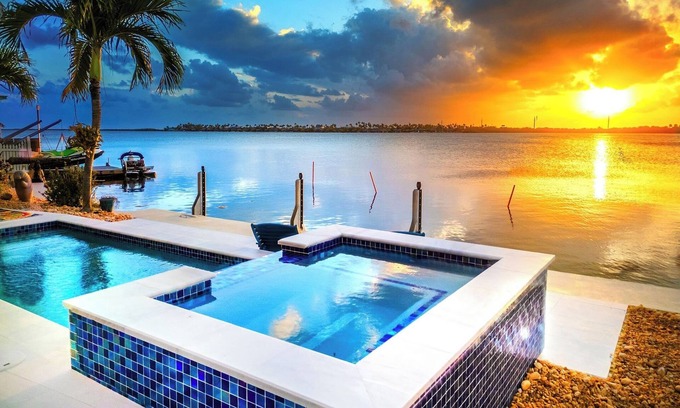Bay Point House | Into the Blues- Oceanfront Beach House