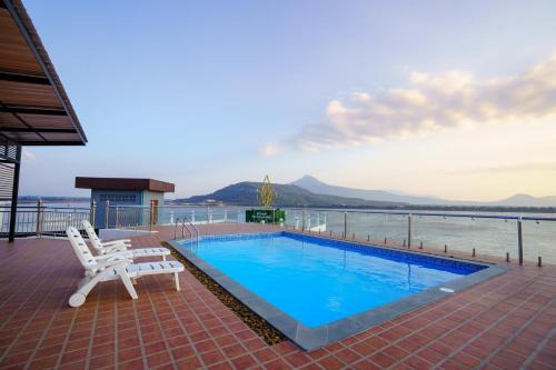 Pakse Hotel | Intouch Riverside Hotel