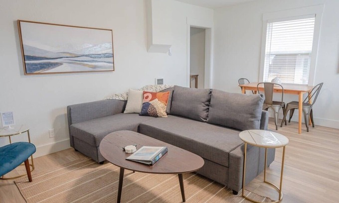 Coos Bay House | #InvestREPM Coos Bay Indigo Cottage