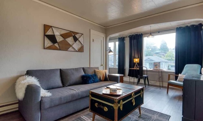 Coos Bay Apartment | #InvestREPM Historic Apartment Near Downtown