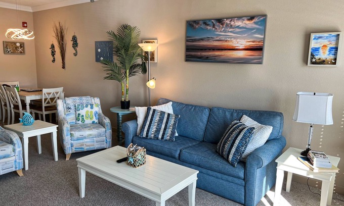 Kill Devil Hills Condo | Inviting 2BR Oceanview 2nd-Floor | Balcony