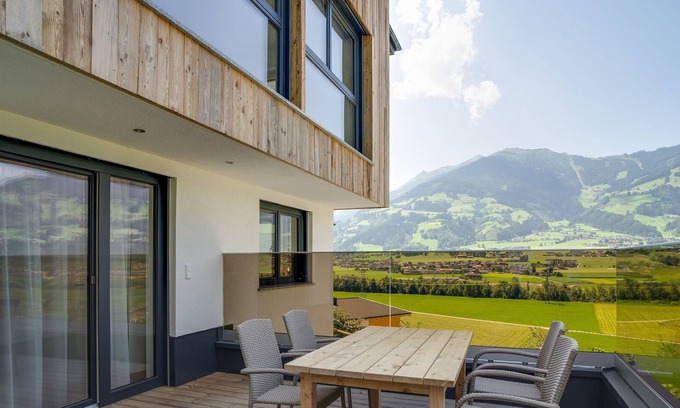 Helfenstein Apartment | Inviting Apartment in Hart im Zillertal with Sauna