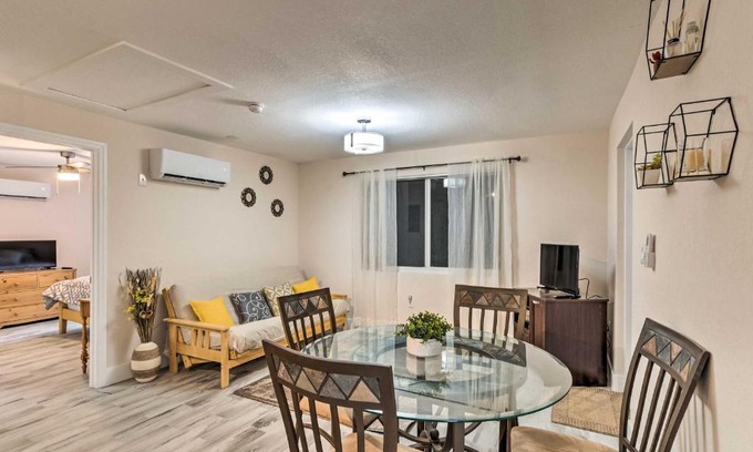 Riviera Beach Apartment | Inviting Apartment Less Than 2 Mi to Riviera Beach!