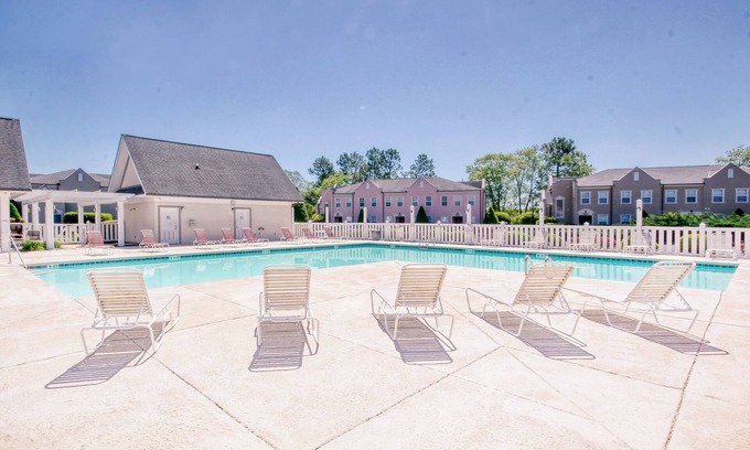 Red Hill Condo | Inviting condo with golf, tennis, pool, central AC, & W/D