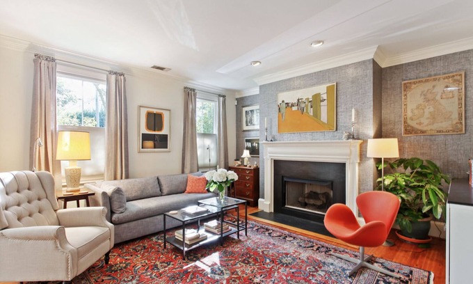 Historic Downtown Savannah Apartment | Inviting garden level apartment, The JAD Cox Suite