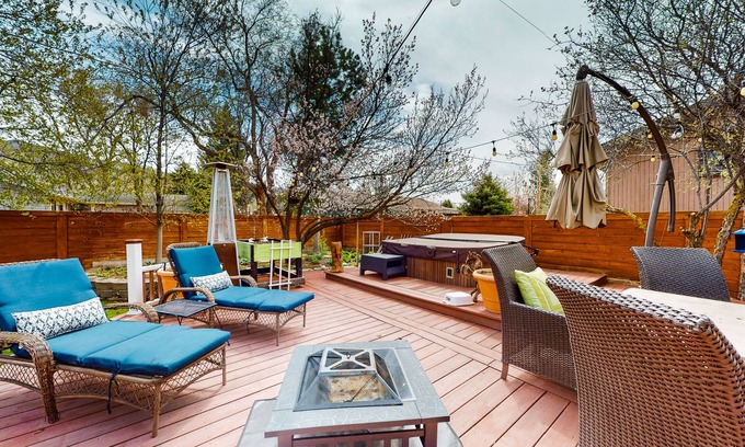 Carbondale House | Inviting home with private hot tub, amazing deck & prime location