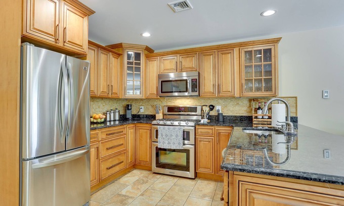 Vernon Condo | Inviting Vernon Township Vacation Rental w/ Decks