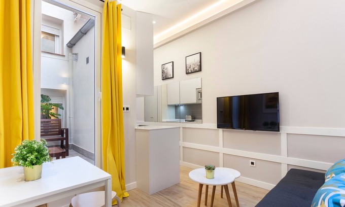Guindalera Apartment | Iriarte Studio apartment in Madrid