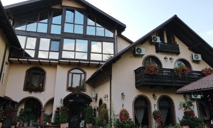 Campulung Moldovenesc House | Iris Bucovina