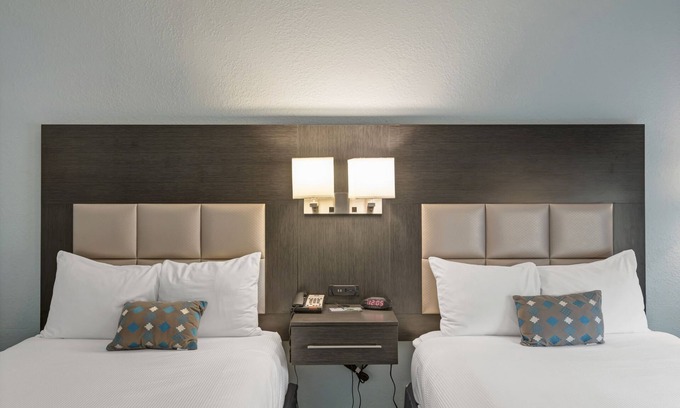 Garden City Hotel | Iris Garden Inn