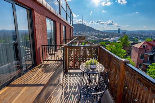 Avlabari Hotel | Iris Hotel