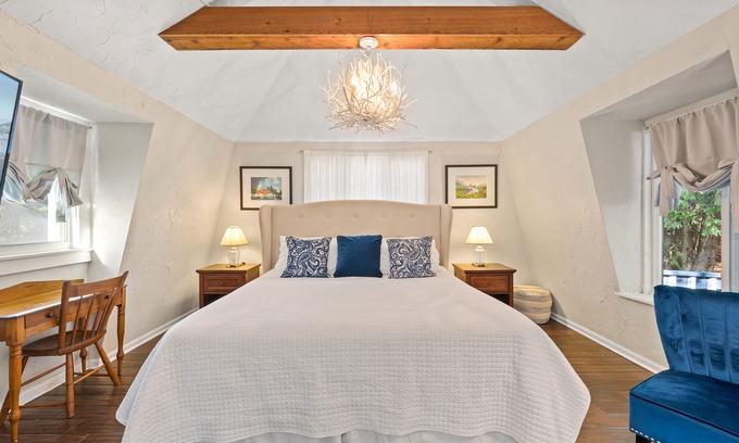 Fish Creek Apartment | Irish Hospitality In County Door!