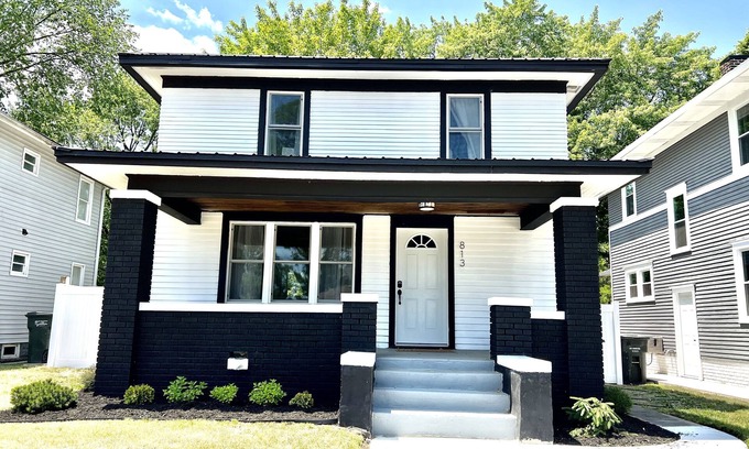 Northeast South Bend House | Irish Retreat! Walk to ND!