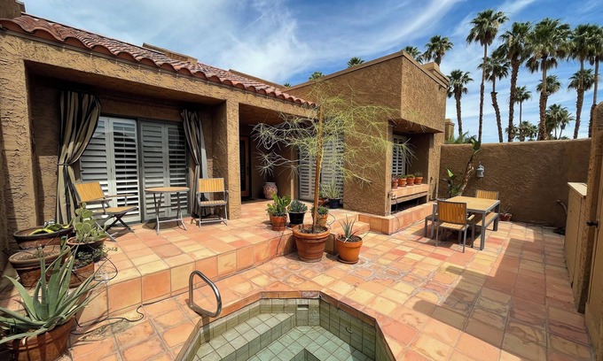 Palm Desert House | Ironwood Country Club 2 Bedroom with Spa and Mountain Views