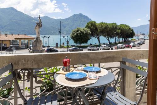 Lovere Old Town Apartment | IseoLakeRental - La Terrazza sul Porto