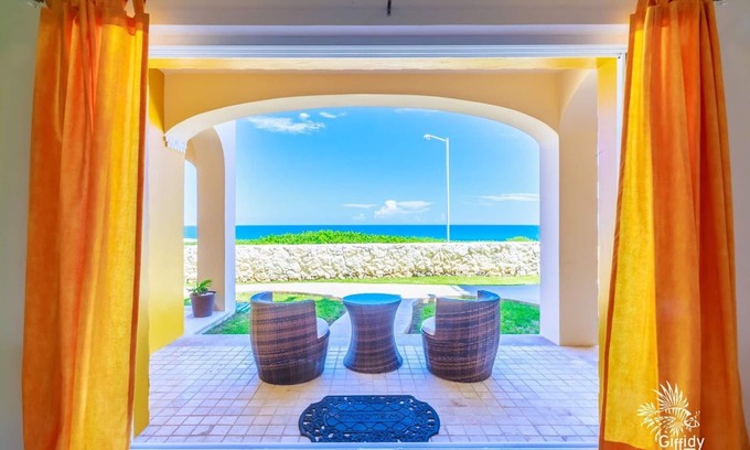 Isla Mujeres Condo | Isla 33 Stunning Oceanfront Villa Bienvenida