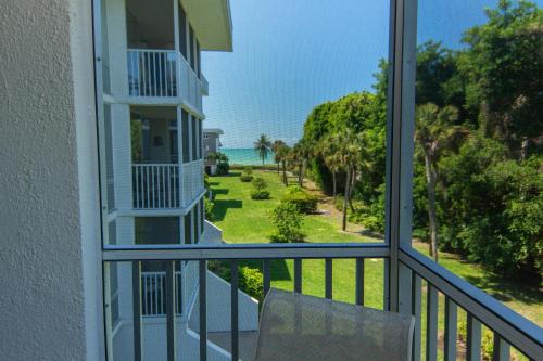 Sanibel House | Island Beach Club #330B