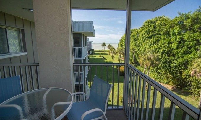 Sanibel Condo | Island Beach Club #P4B is a stunning 2/2 Sanibel vacation rental property.