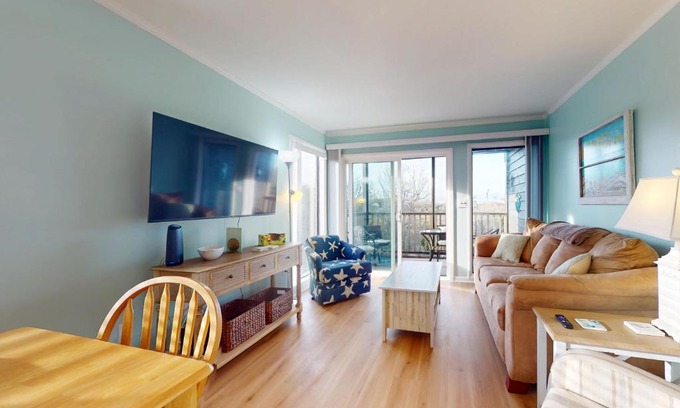 Atlantic Beach Apartment | Island Beach & Racquet Club H 201- Pelican Crossing