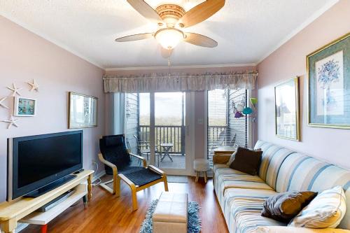 Atlantic Beach Apartment | Island Beach & Racquet Club H304