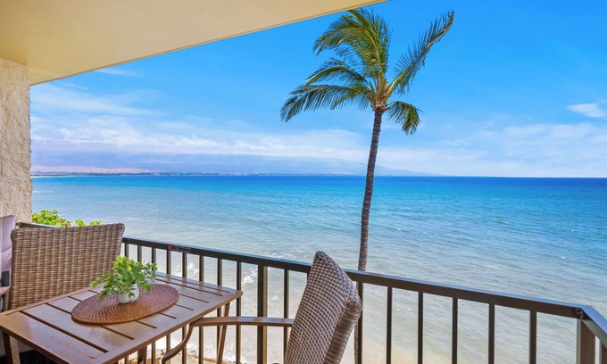 Maalaea Condo | ISLAND GEM - Oceanfront Top Floor 2 Bed/Bath En Suite Style