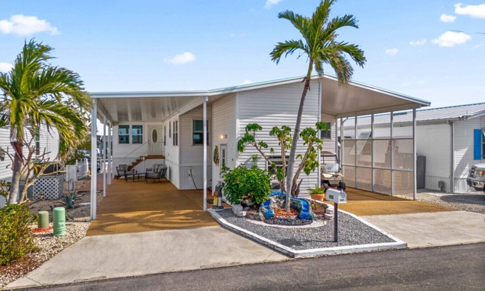 Saint James City House | Island Getaway – Waterfront Home with Gulf Access & optional Boat!