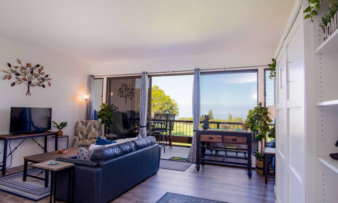 Waikoloa Condo | Island oasis on golf course w/private lanai, pool, tennis, WiFi, & ocean views
