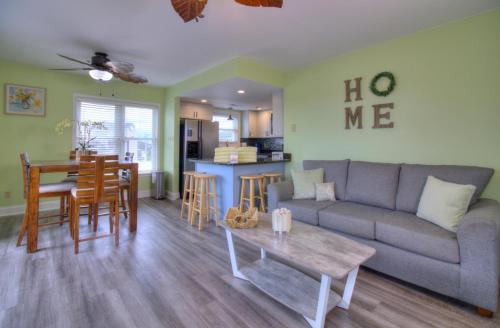Windy Hill House | Island Palms - D1