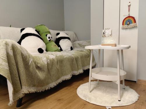 Saanich East Apartment | Island Panda Paradise in Victoria