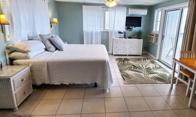 Estate Contant House | Island View Guest House # 10