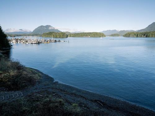 Tofino Apartment | Island Vista - Waterfront Condo