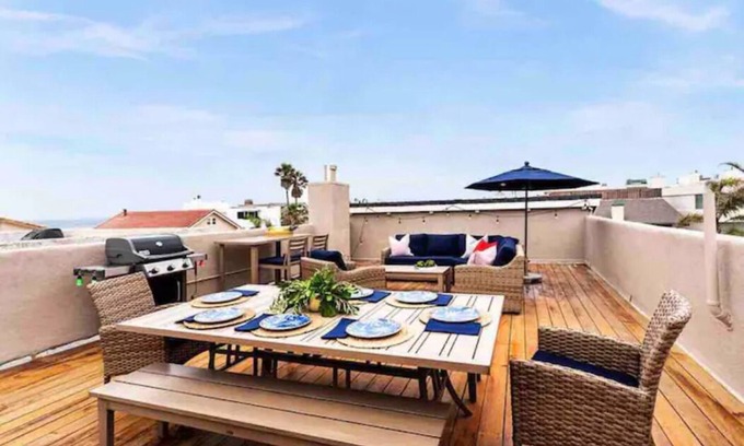 Hollywood House | Islandview Beach House, Hollywood Beach, Oxnard CA