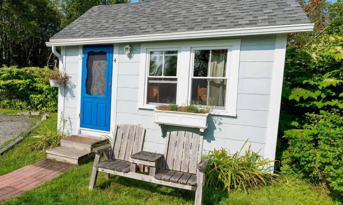 Trenton Cottage | Isleview Cottage 4 - 10 minutes to Acadia!