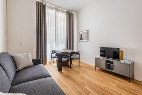 Zona Farini Apartment | Isola Luxury Apartment