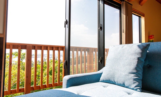 Tamagusuku-son House | It is a private cottage with a theme of "rainbow" newly built in Tamaki, Nanjo City, southern Okinawa Island (November 2019)