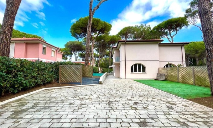 Marina di Castagneto Carducci House | CAMELIA - MARINA DI CASTAGNETO CARDUCCI WITH 3 ROOMS
