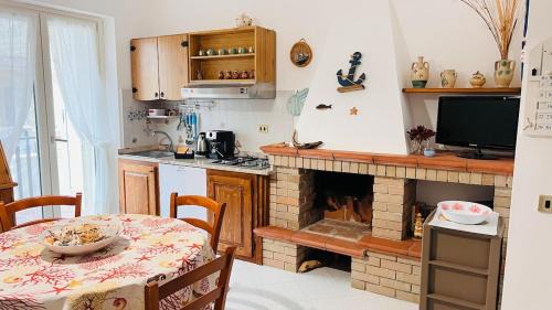 Sant'Andrea Ionio Marina House | Casa Rita - house with garden and bbq grill