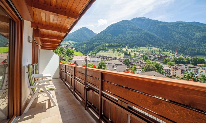 San Leonardo in Passiria Apartment | Holiday Apartment "Laugen I" with Mountain View, Wi-Fi, Garden, Terrace & Balcony