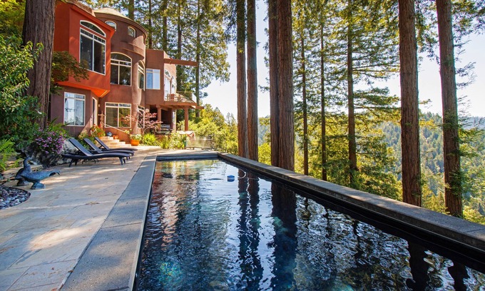 Guerneville House | Italian Design ~ River Views ~ Pool + Hot Tub + 5 Fireplaces ~Tesla Charger