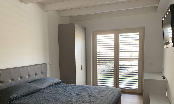 San Giacomo Filippo Apartment | Italian-Swiss Deluxe Two-Room Apartment
