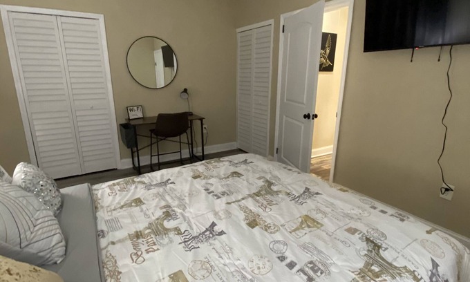 Miramar Apartment | it’s a very peaceful and quiet place, it has its own backyard!