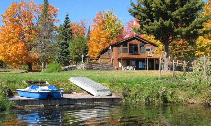 Upper Peninsula Michigan House | It’s not too late to come enjoy gorgeous Fall colors and crisp air!