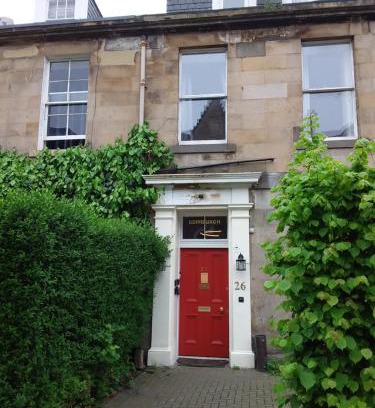 Tollcross House | IVY- Braveheart Guest House