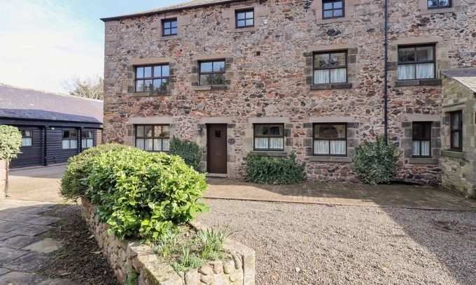 Akeld Cottage | IVY COTTAGE, family friendly, character holiday cottage in Wooler