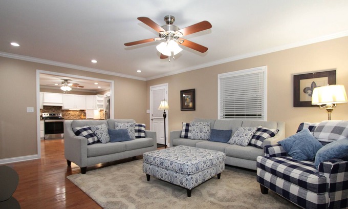 Lexington House | Ivy league Home - 4 Bedroom 2 Bath house