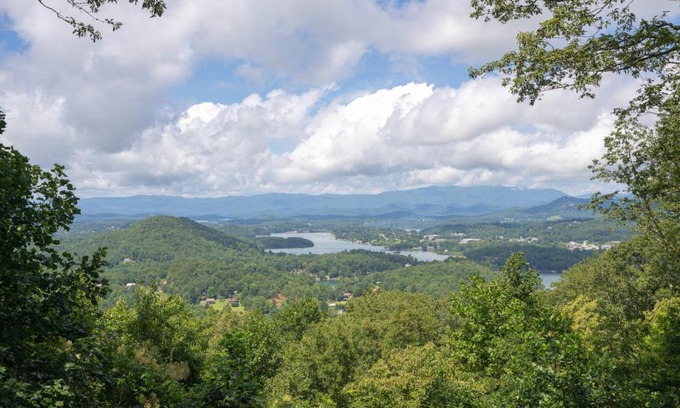 Hiawassee House | Ivy Mountain Top